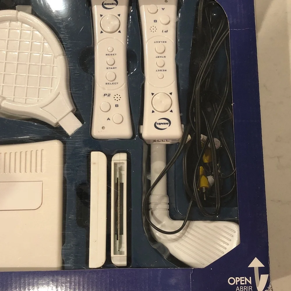 Video Game Console - 8 sports games and 32 Arcade style games